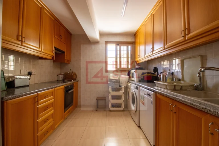 5 Bedroom House for Sale in Limassol – Agios Athanasios