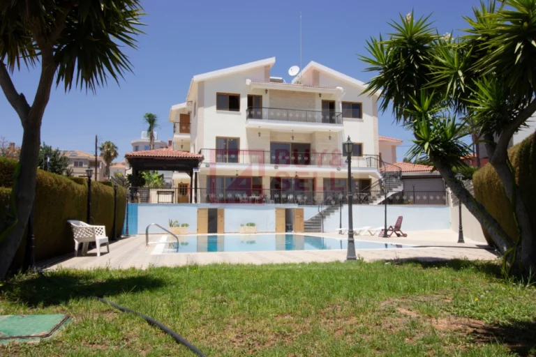 5 Bedroom House for Sale in Limassol – Agios Athanasios