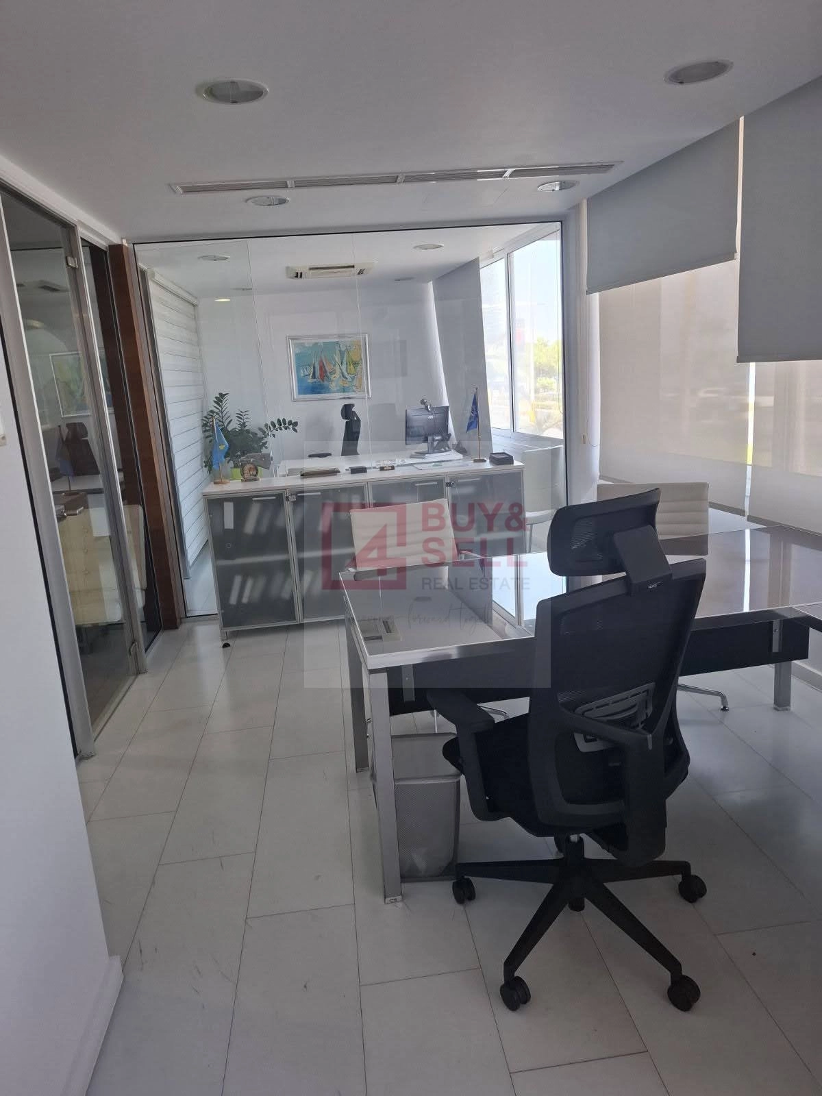 235m² Office for Rent