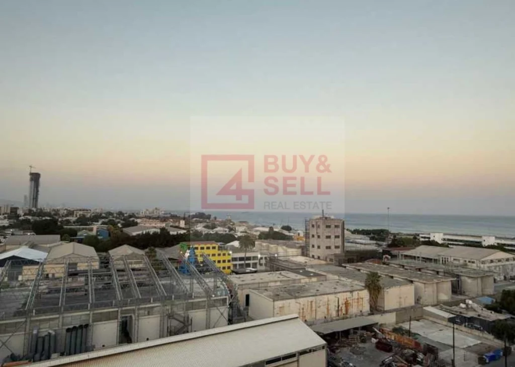 180m² Office for Rent