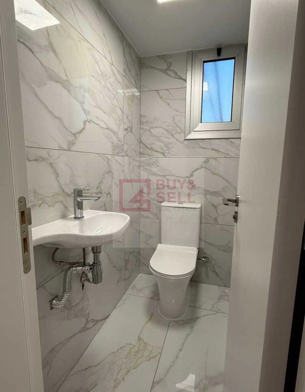180m² Office for Rent