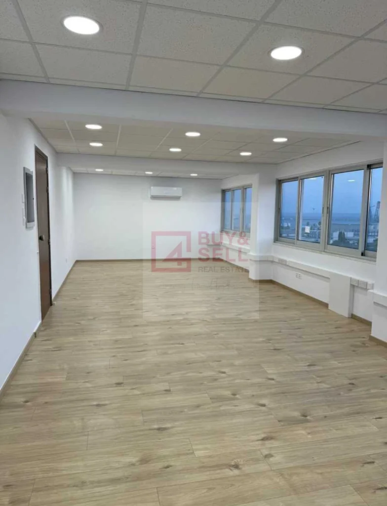 180m² Office for Rent
