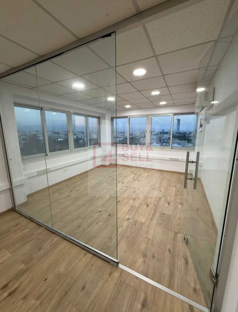 180m² Office for Rent