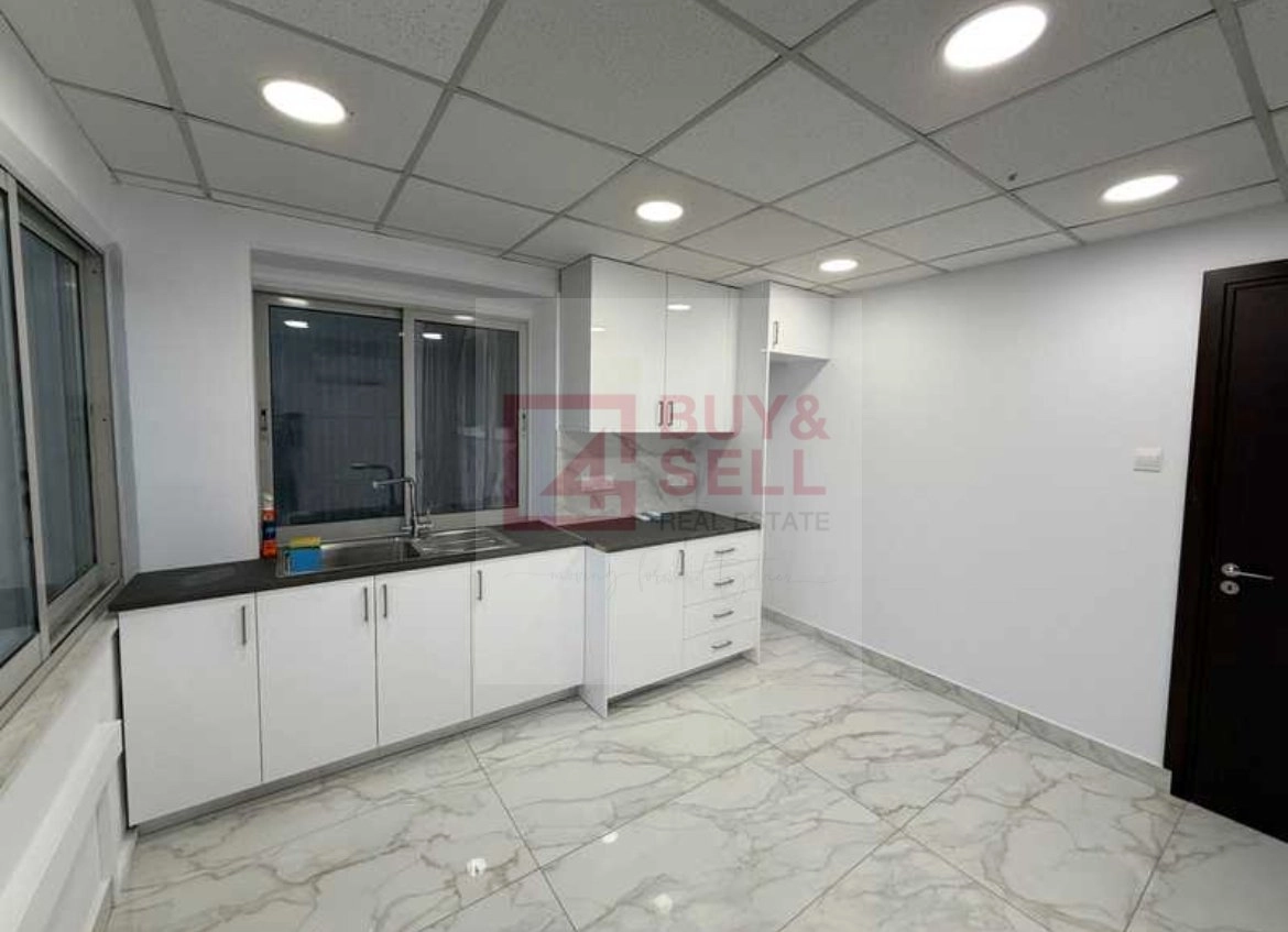 180m² Office for Rent