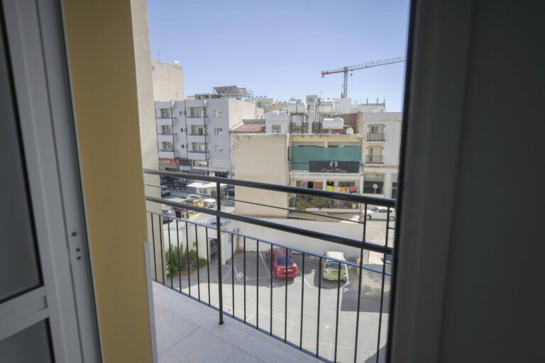 2 Bedroom Apartment for Rent in Larnaca – City Center