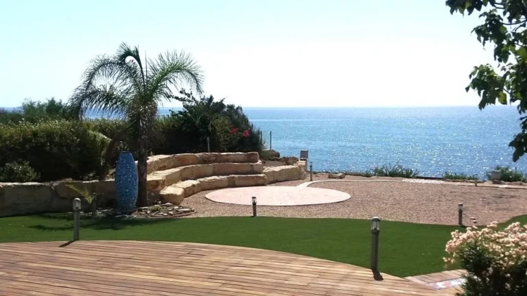 5 Bedroom House for Sale in Zygi, Limassol District