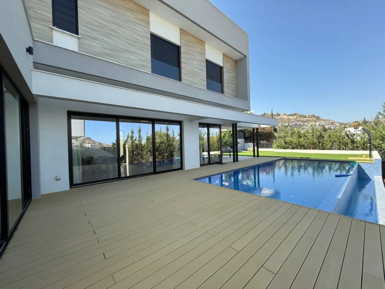 5 Bedroom House for Sale in Agios Tychonas, Limassol District