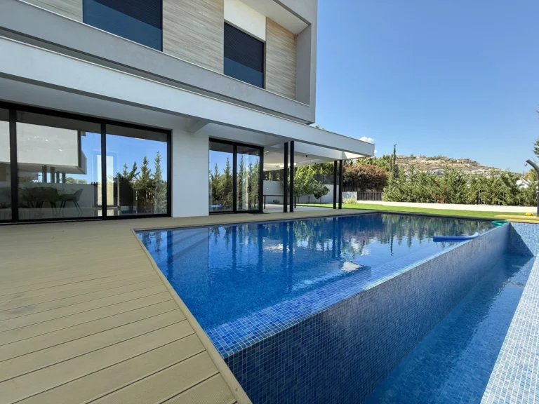 5 Bedroom House for Sale in Agios Tychonas, Limassol District