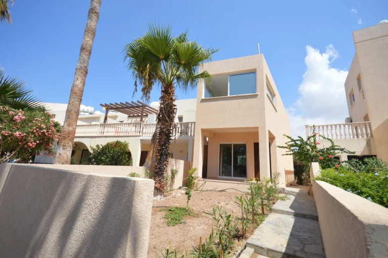 3 Bedroom House for Sale in Paphos – Moutallos