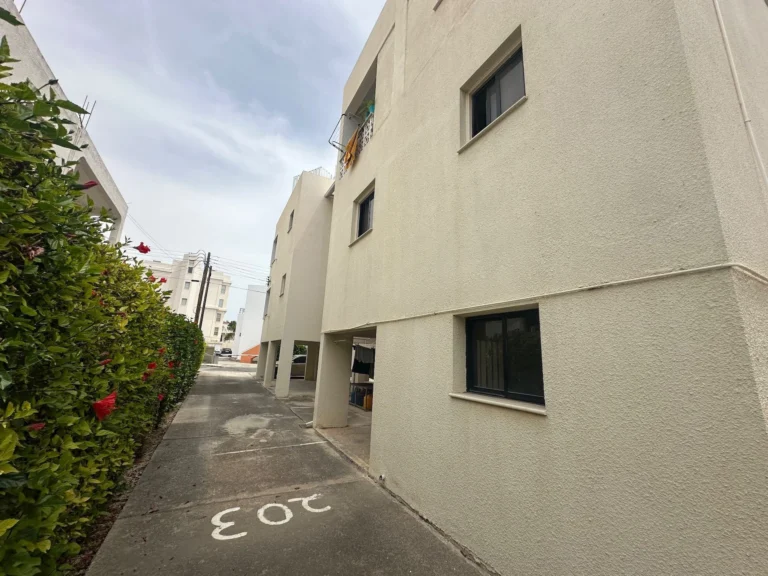 425m² Building for Sale in Kato Paphos