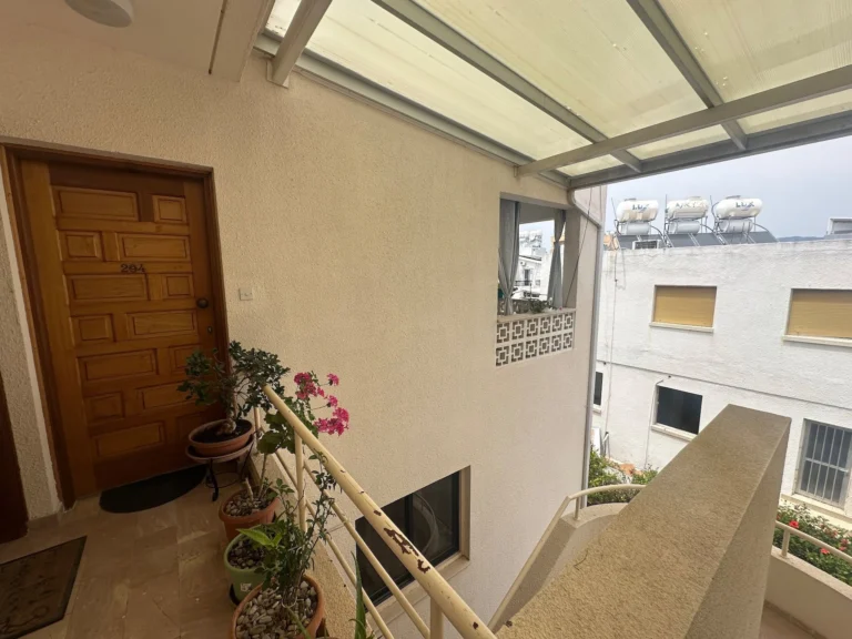 425m² Building for Sale in Kato Paphos