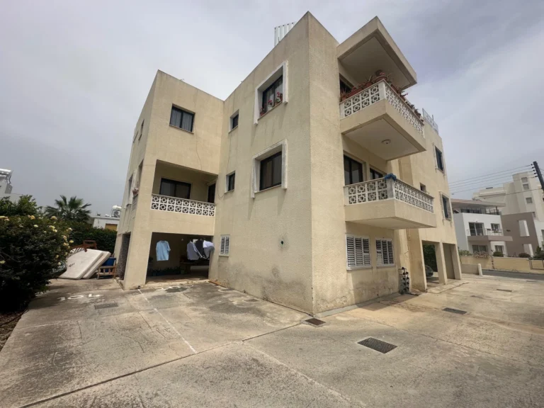 425m² Building for Sale in Kato Paphos