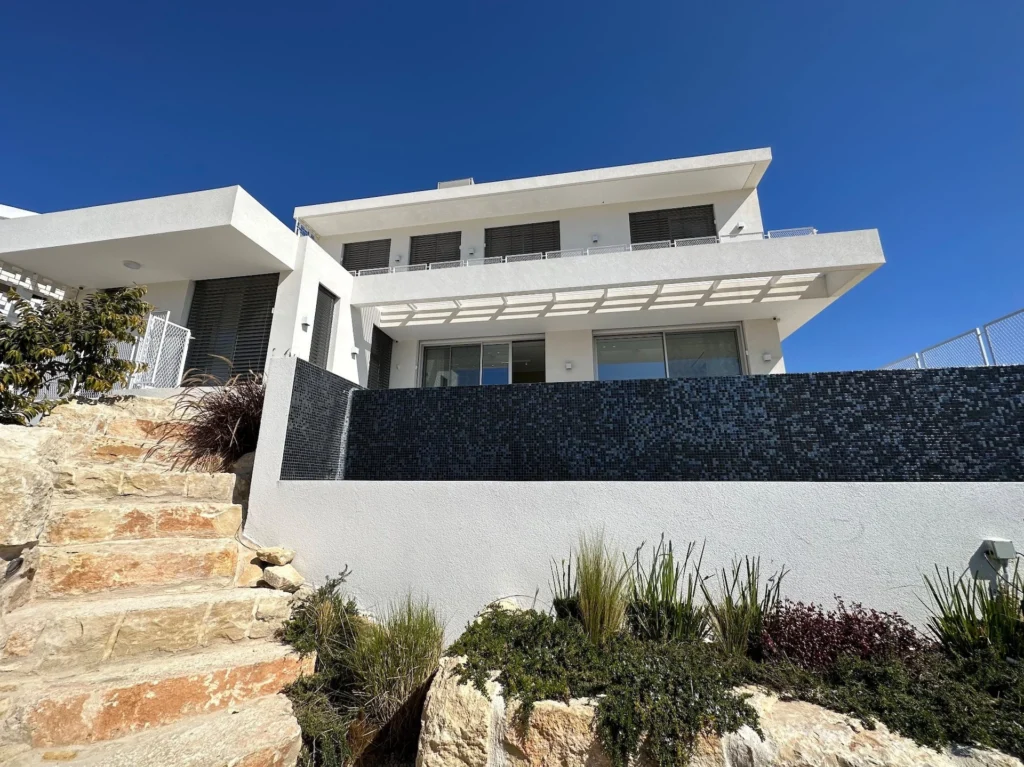 6+ Bedroom House for Rent in Agios Tychonas, Limassol District