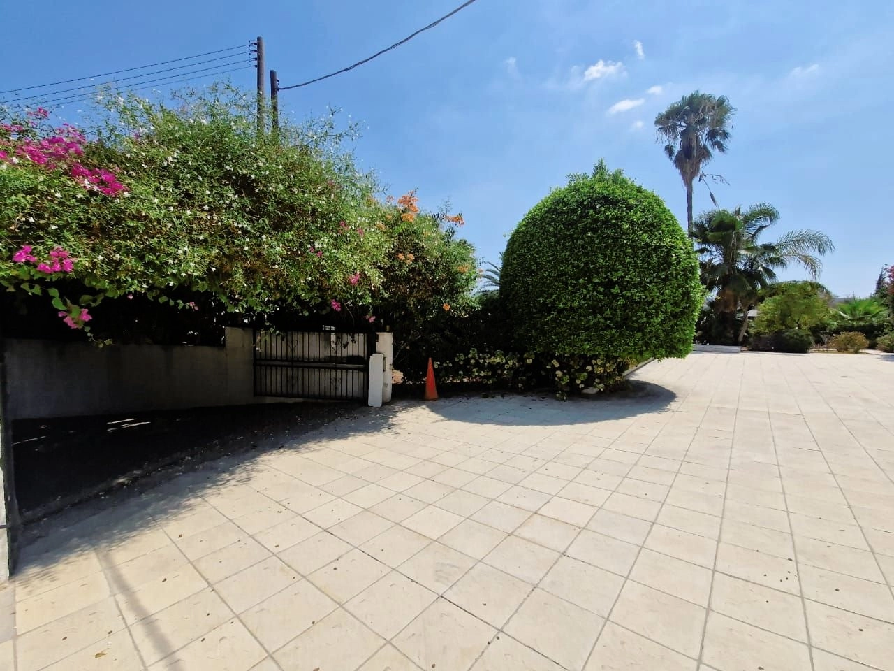 5 Bedroom House for Sale in Parekklisia, Limassol District