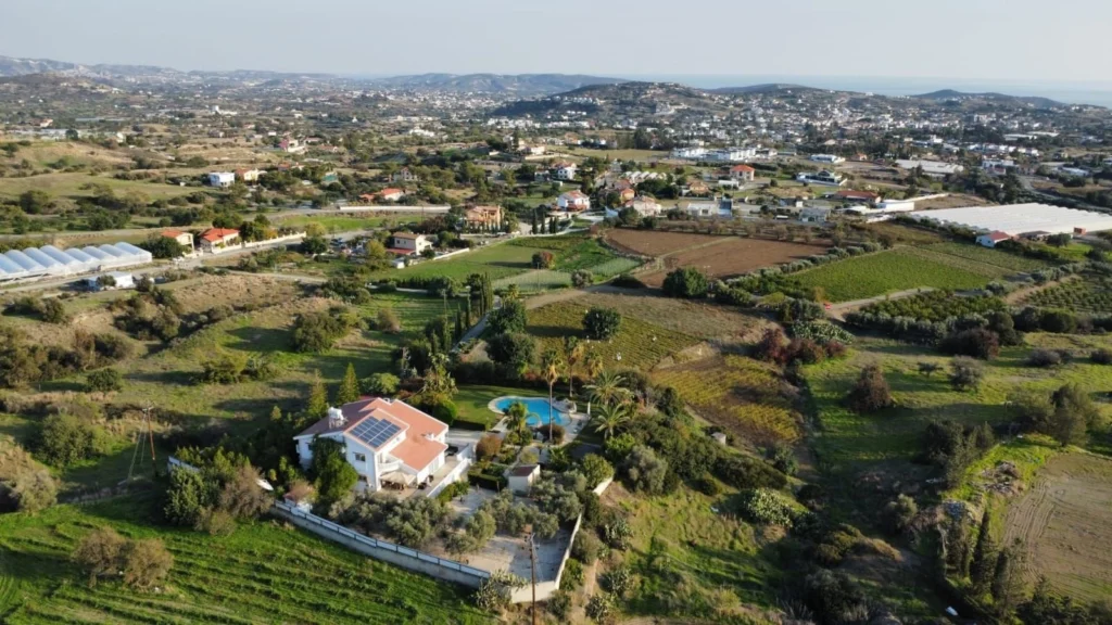 5 Bedroom House for Sale in Parekklisia, Limassol District