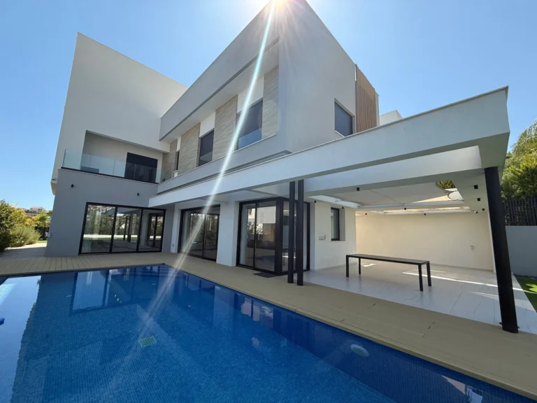 5 Bedroom House for Rent in Agios Tychonas, Limassol District
