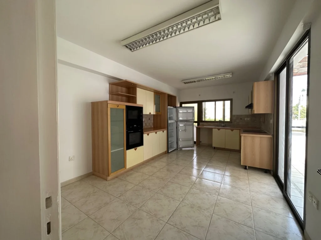 135m² Office for Rent in Limassol – Mesa Geitonia