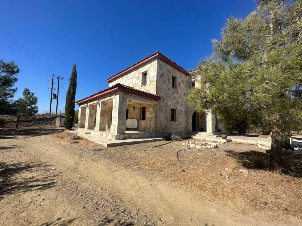 5 Bedroom House for Sale in Moni, Limassol District