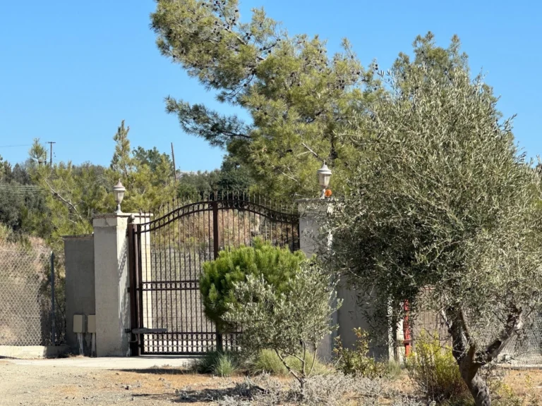 5 Bedroom House for Sale in Moni, Limassol District