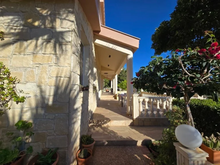 5 Bedroom House for Sale in Fasoula Lemesou, Limassol District