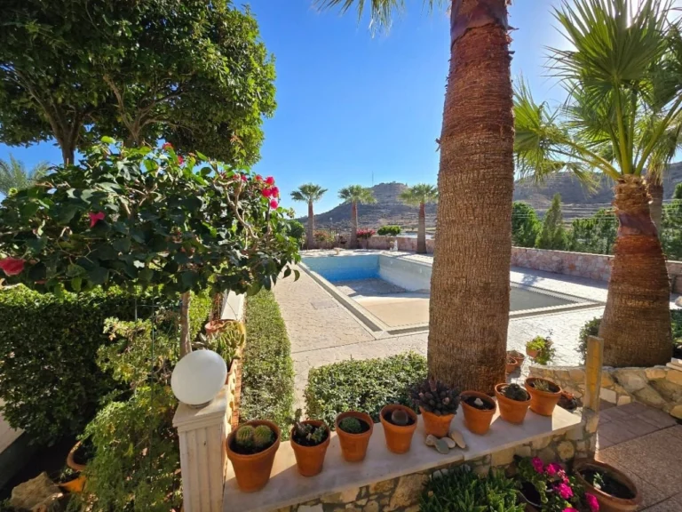 5 Bedroom House for Sale in Fasoula Lemesou, Limassol District