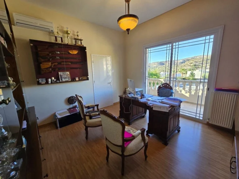5 Bedroom House for Sale in Fasoula Lemesou, Limassol District