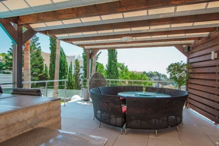 5 Bedroom House for Sale in Agios Tychonas, Limassol District