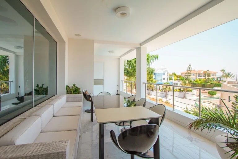 5 Bedroom House for Sale in Agios Tychonas, Limassol District