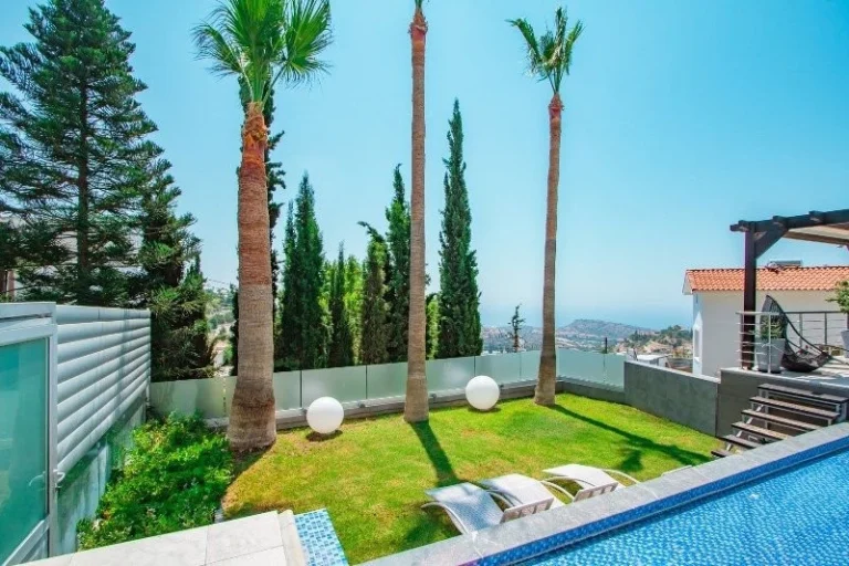 5 Bedroom House for Sale in Agios Tychonas, Limassol District