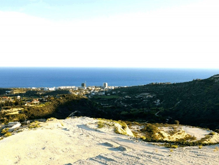 860m² Plot for Sale in Agios Tychonas, Limassol District