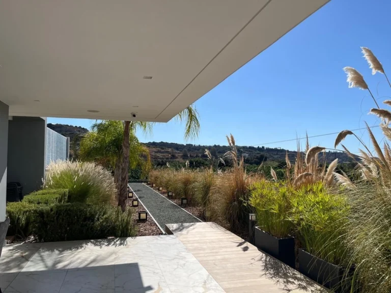 540m² House for Sale in Peyia, Paphos District