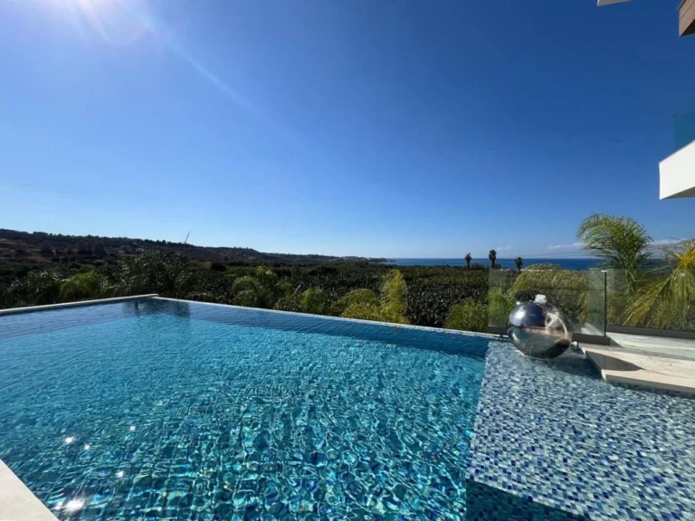 540m² House for Sale in Peyia, Paphos District