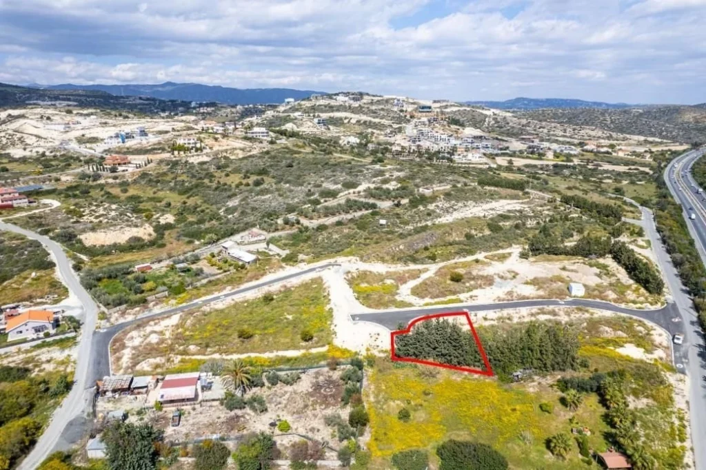 1,332m² Plot for Sale in Agios Tychonas, Limassol District
