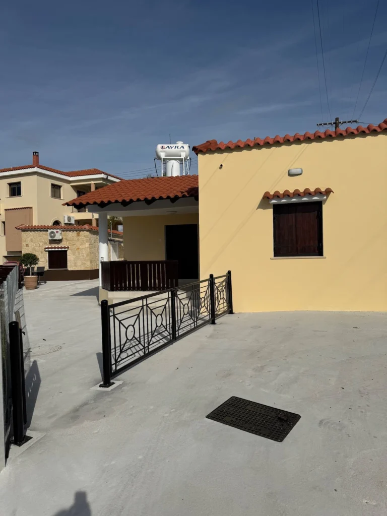 Cheap Houses and Villas for Sale Paphos up to 300000 euro