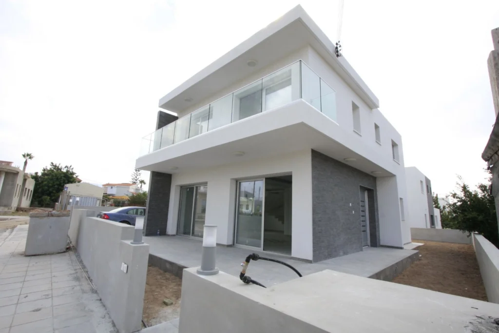 5 Bedroom House for Sale in Paphos – Anavargos