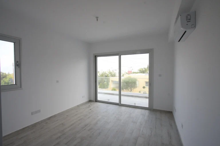 5 Bedroom House for Sale in Paphos – Anavargos