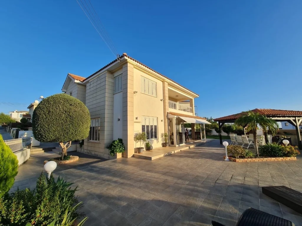 500m² House for Sale in Konia, Paphos District