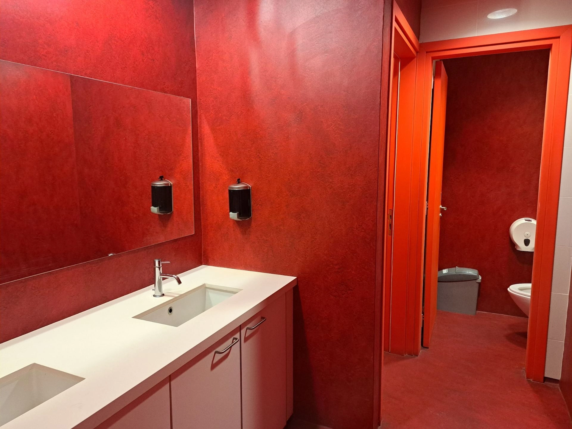 1967m² Building for Rent in Limassol – Katholiki