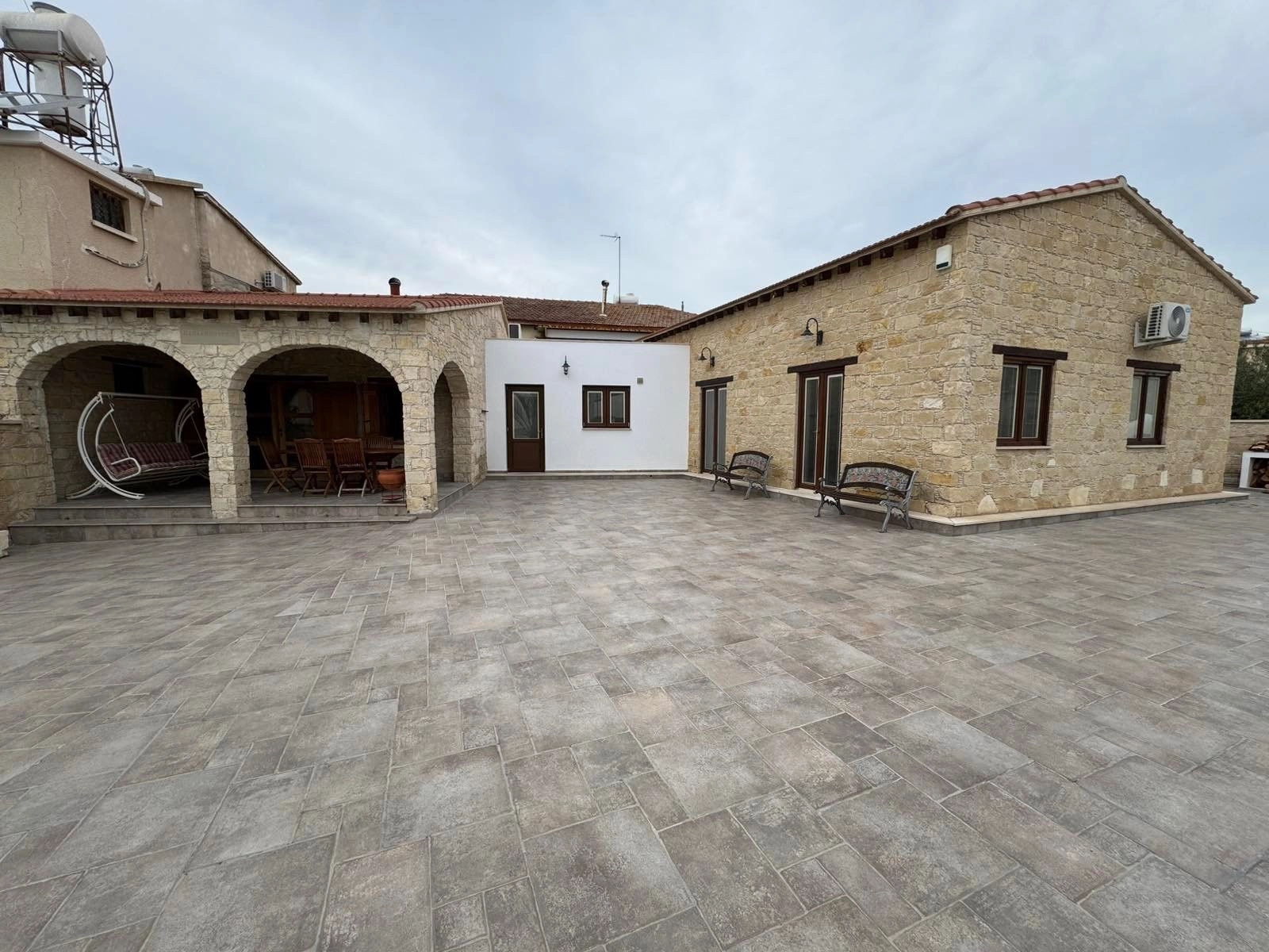 4 Bedroom House for Rent in Agios Tychonas, Limassol District