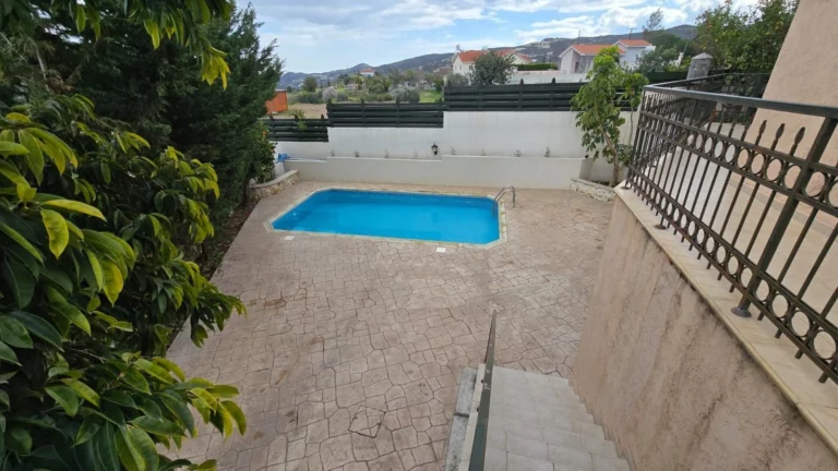 500m² House for Sale in Asgata, Limassol District
