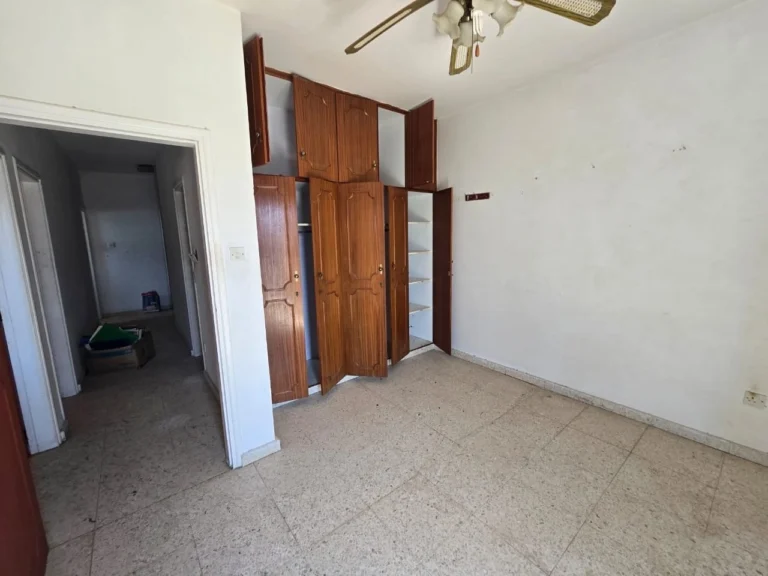 690m² Building for Sale in Paphos District