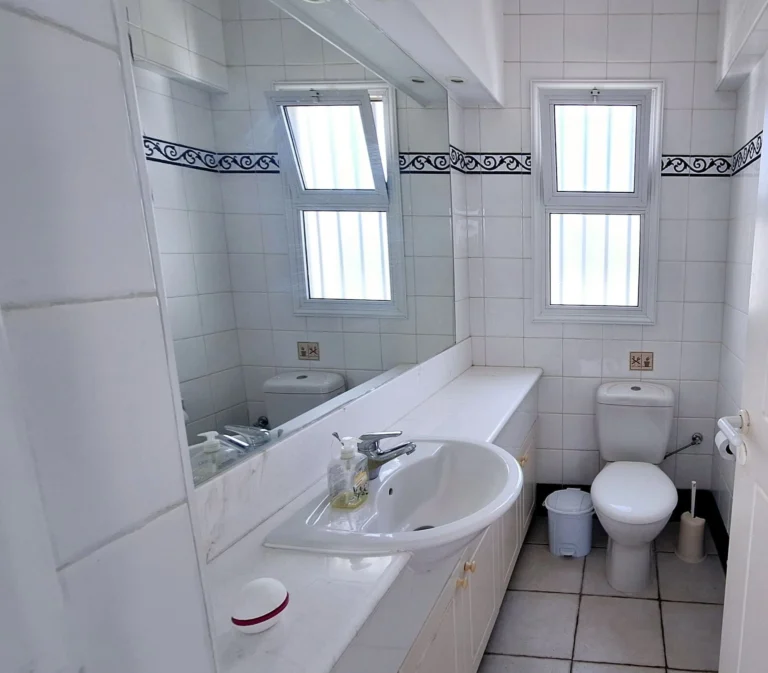 5 Bedroom House for Rent in Chlorakas, Paphos District