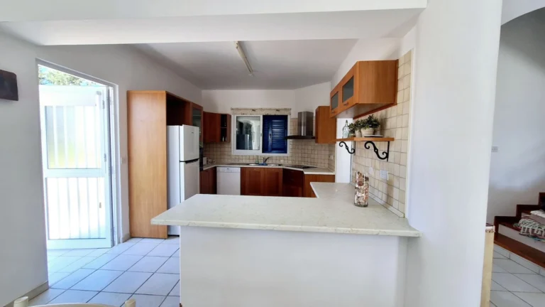 5 Bedroom House for Rent in Chlorakas, Paphos District