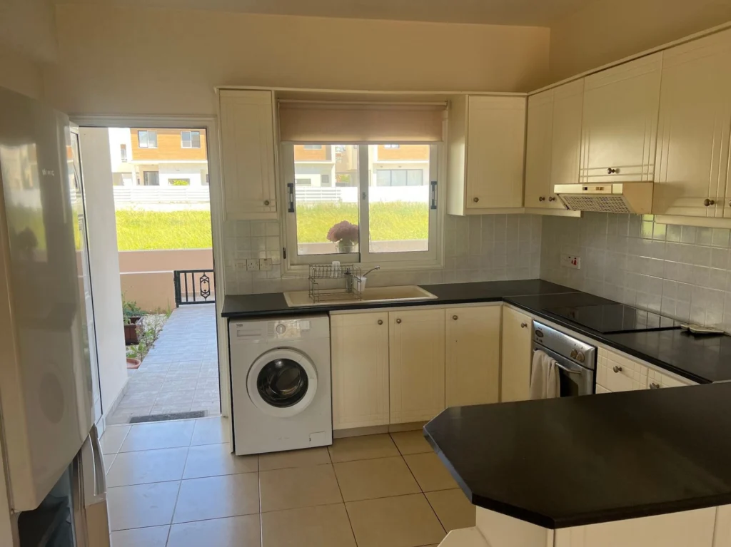 2 Bedroom Apartment for Sale in Paphos – Universal