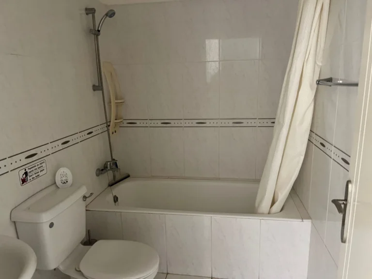 2 Bedroom Apartment for Sale in Paphos – Universal