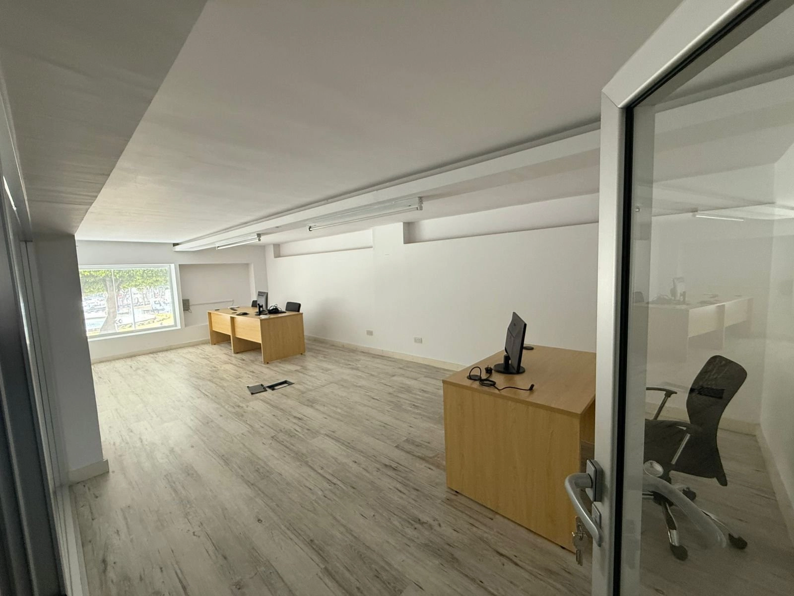 100m² Office for Rent in Limassol District