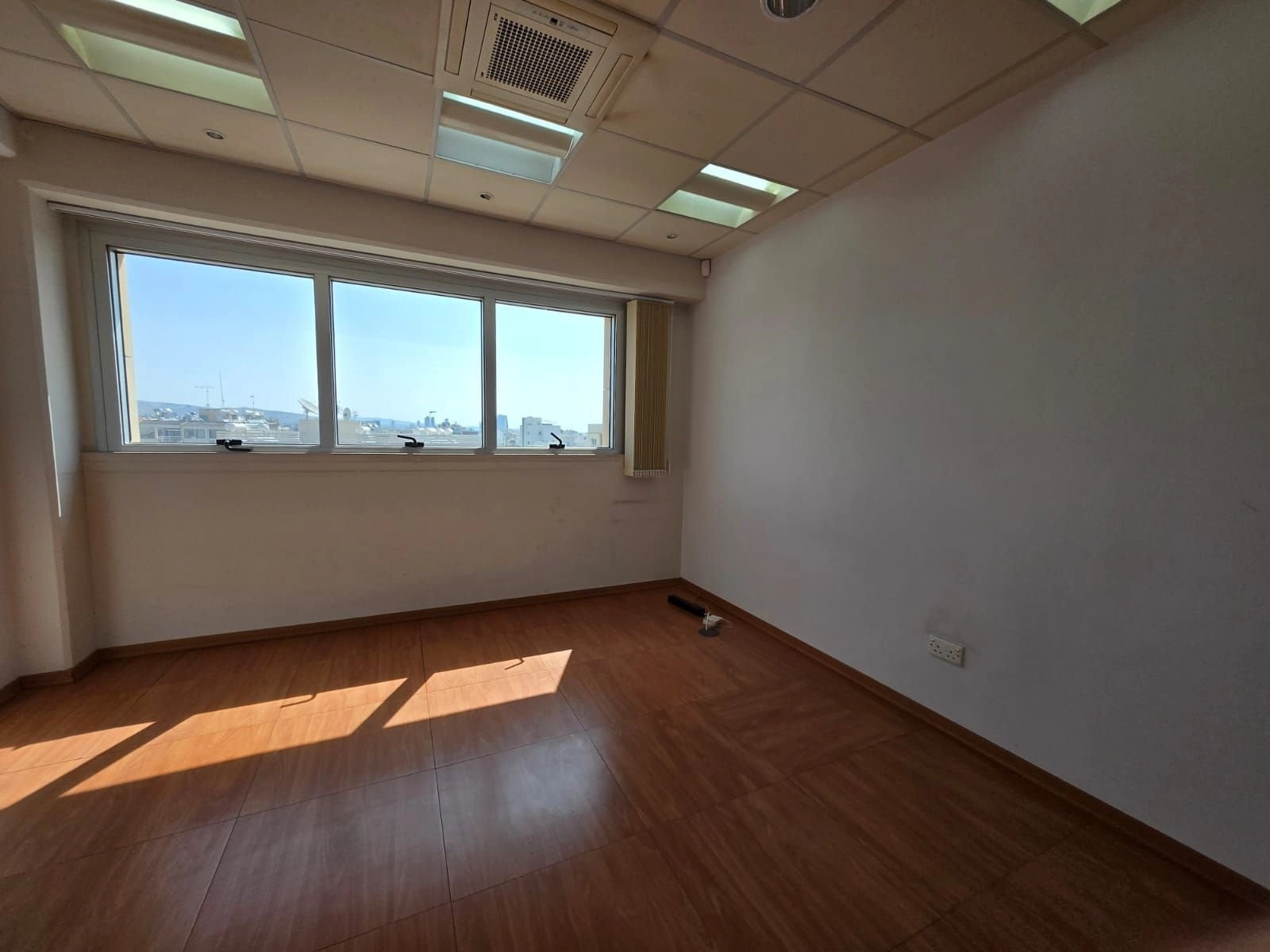 262m² Office for Rent in Limassol District