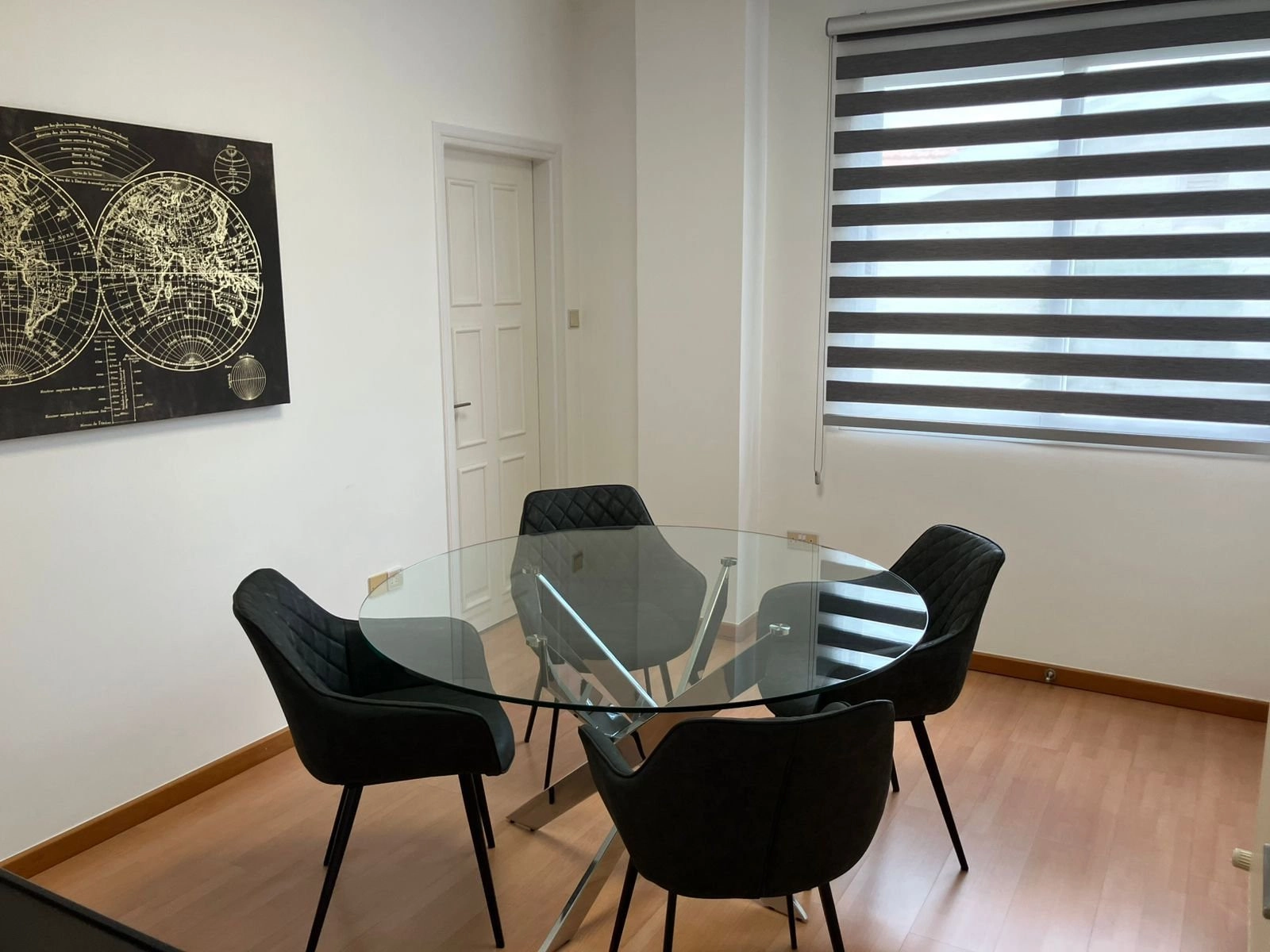 87m² Office for Rent in Limassol District
