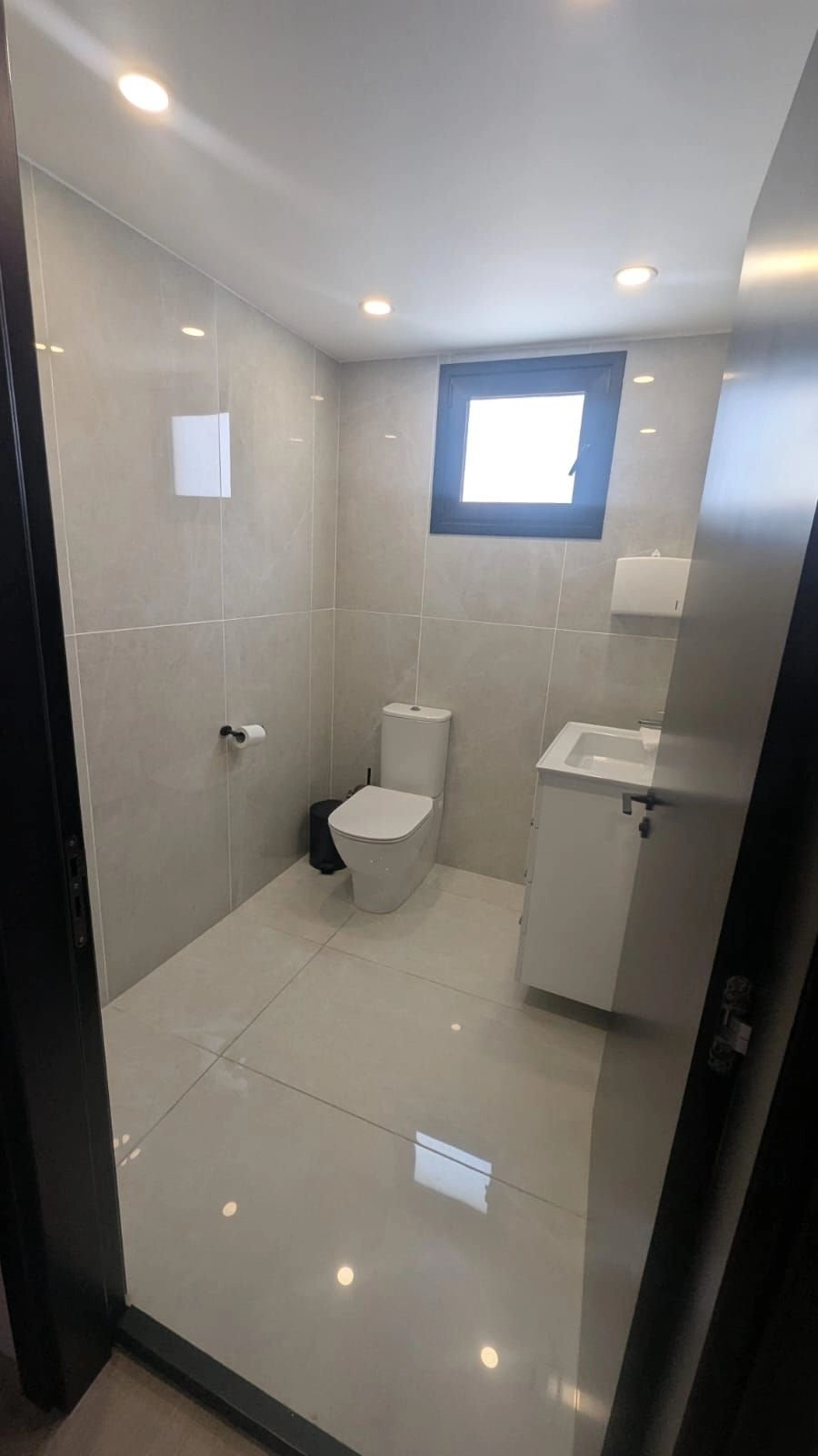 130m² Office for Rent in Limassol District