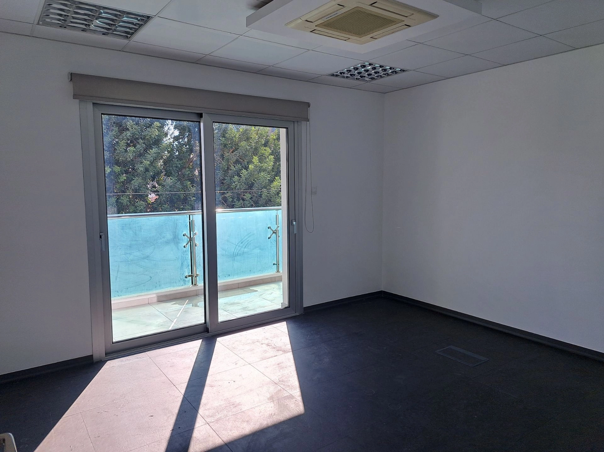 1584m² Office for Rent in Ypsonas, Limassol District